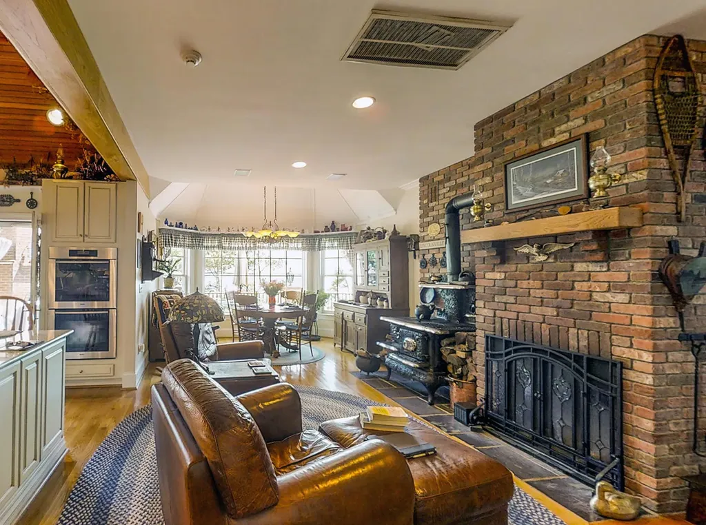 27 Waters Edge Drive Lincolnville ME 04849