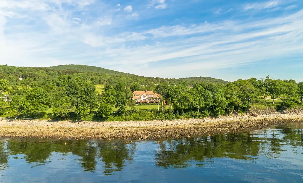 27 Waters Edge Drive Lincolnville ME 04849