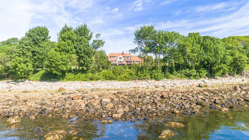 27 Waters Edge Drive Lincolnville ME 04849