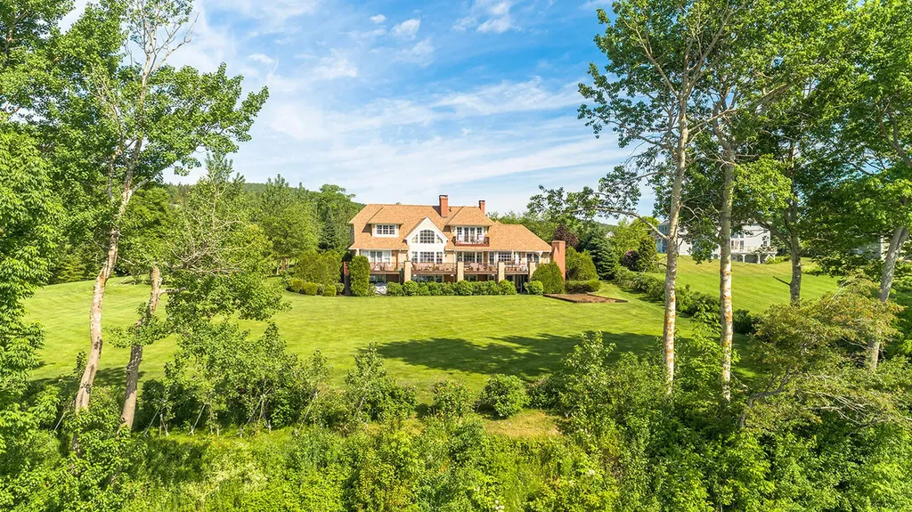 27 Waters Edge Drive Lincolnville ME 04849