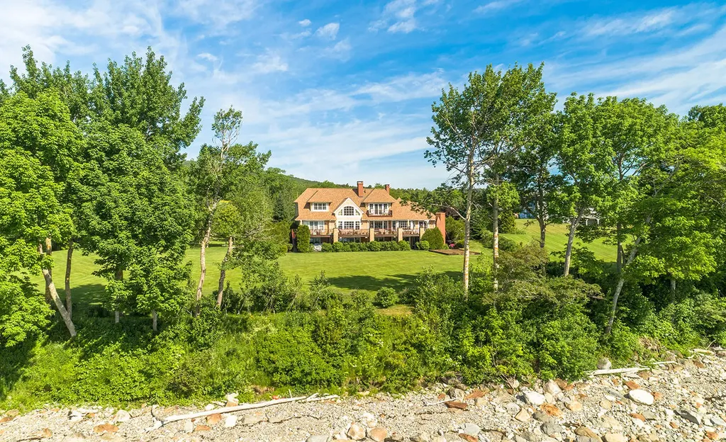 27 Waters Edge Drive Lincolnville ME 04849