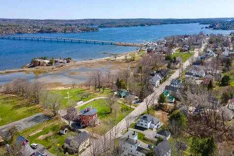 63 Federal Street Wiscasset ME 04578