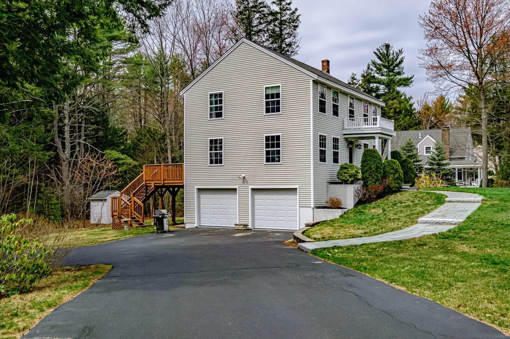 2 Gochie Way Scarborough ME 04074