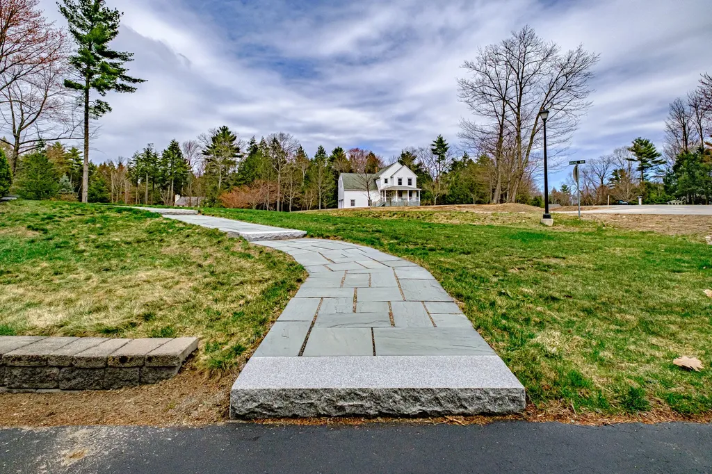 2 Gochie Way Scarborough ME 04074