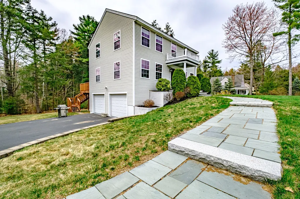 2 Gochie Way Scarborough ME 04074