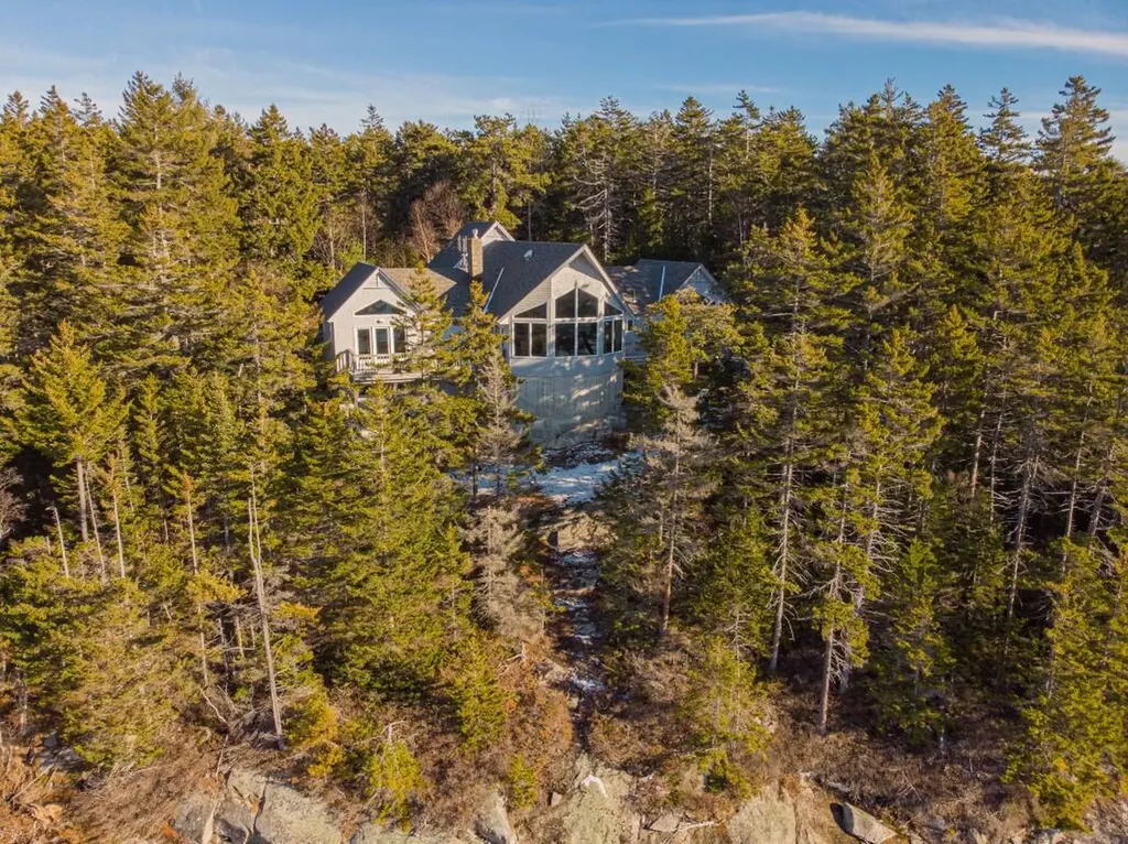 40 Paradise Lane Southport ME 04576