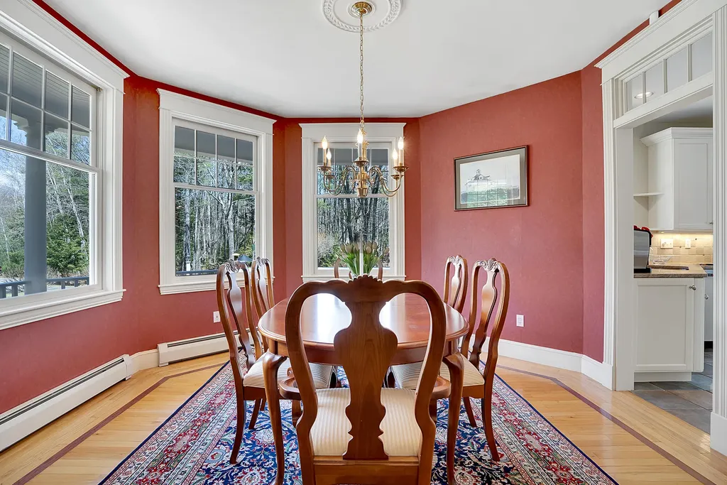 16 Chandler Drive Falmouth ME 04105