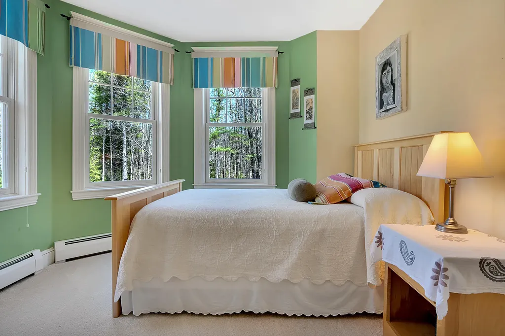 16 Chandler Drive Falmouth ME 04105