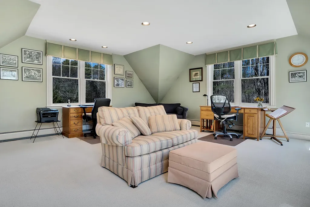 16 Chandler Drive Falmouth ME 04105