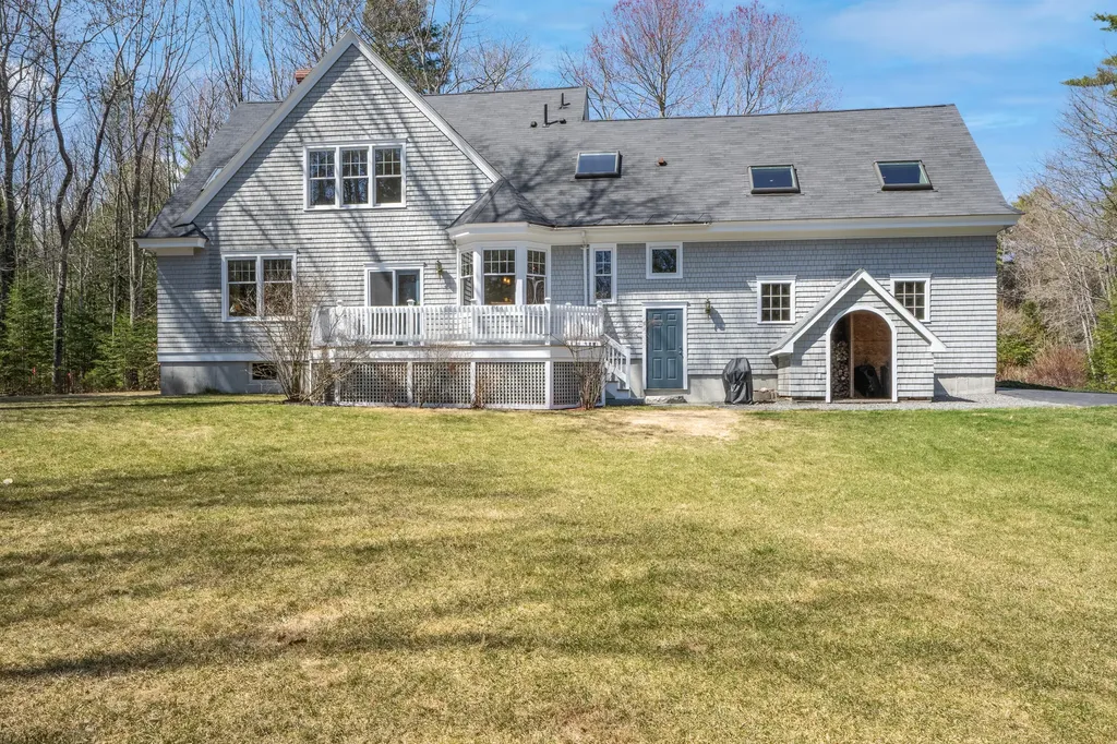 16 Chandler Drive Falmouth ME 04105