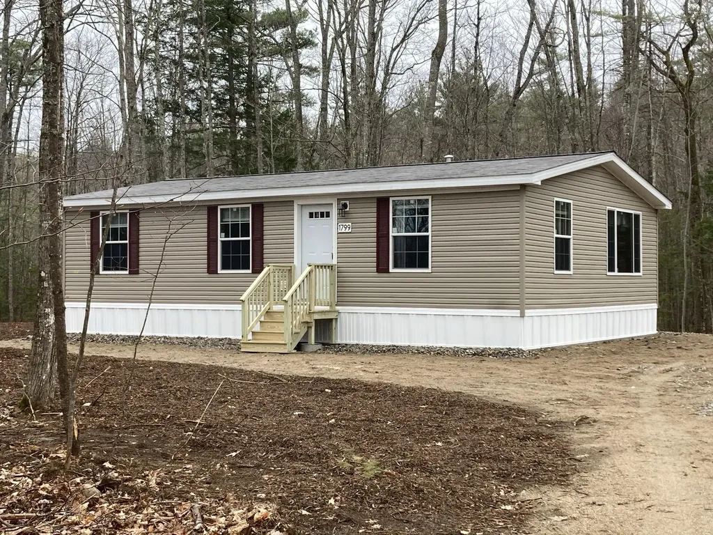 1799 North Road Cornish ME 04020