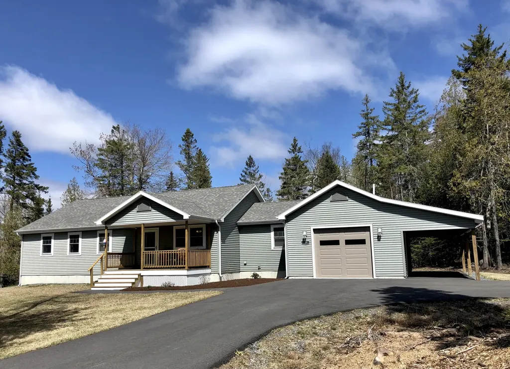 131 Lydias Lane Lamoine ME 04605