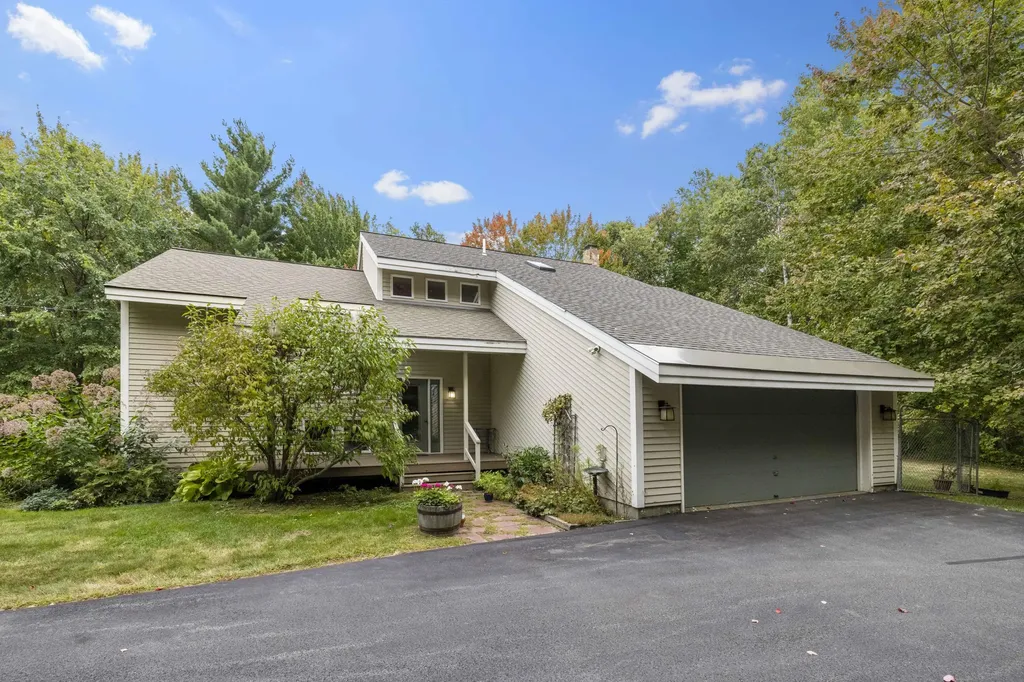 148 Garden Circle Auburn ME 04210