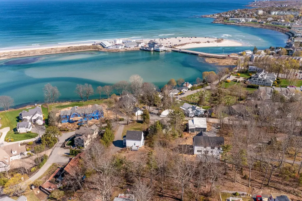 79 Hoyts Lane Ogunquit ME 03907