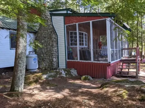 11 Papoose Island Road Raymond ME 04071