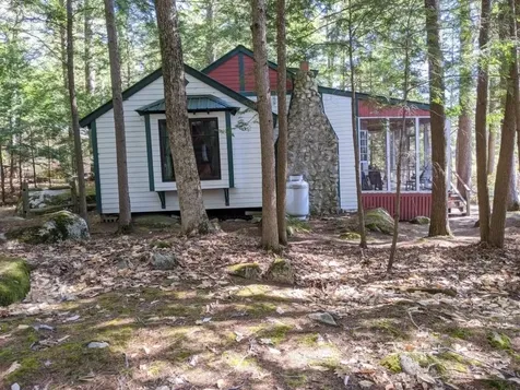 11 Papoose Island Road Raymond ME 04071