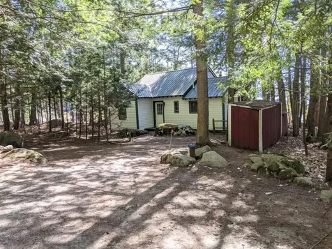 11 Papoose Island Road Raymond ME 04071