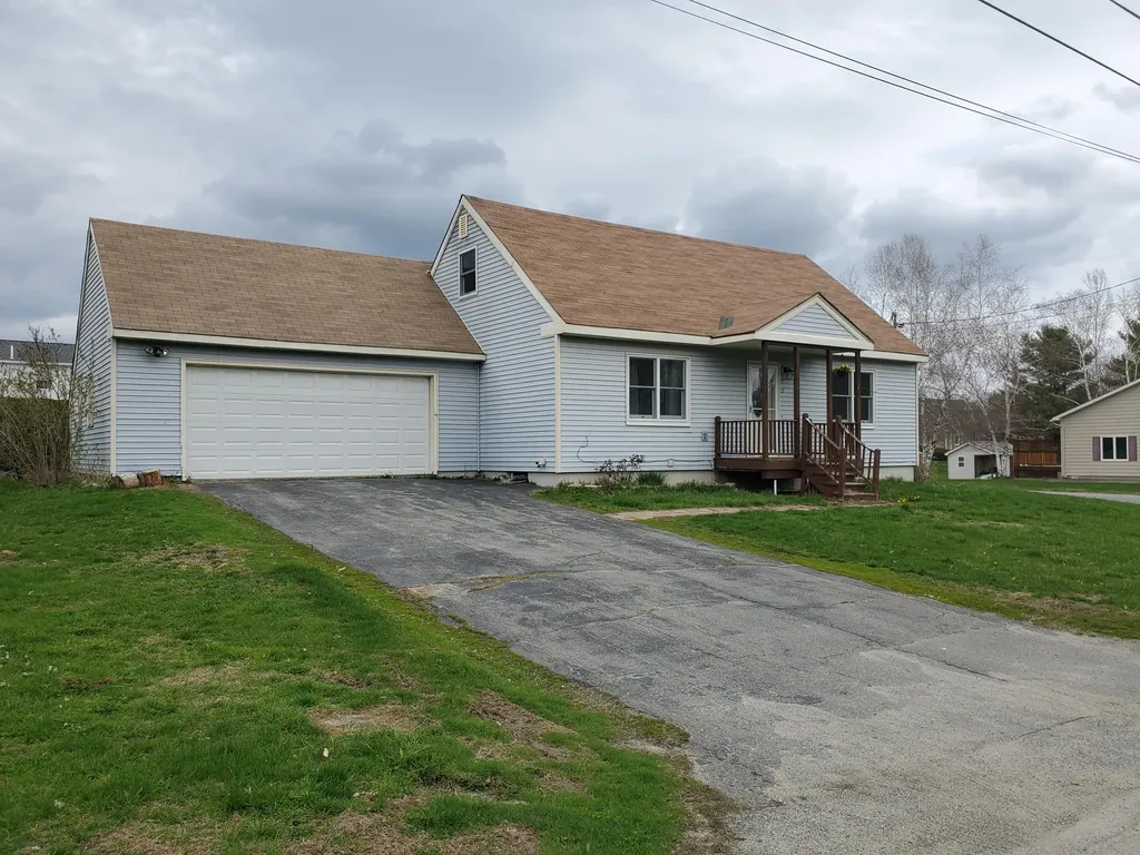17 Barnet Avenue Waterville ME 04901