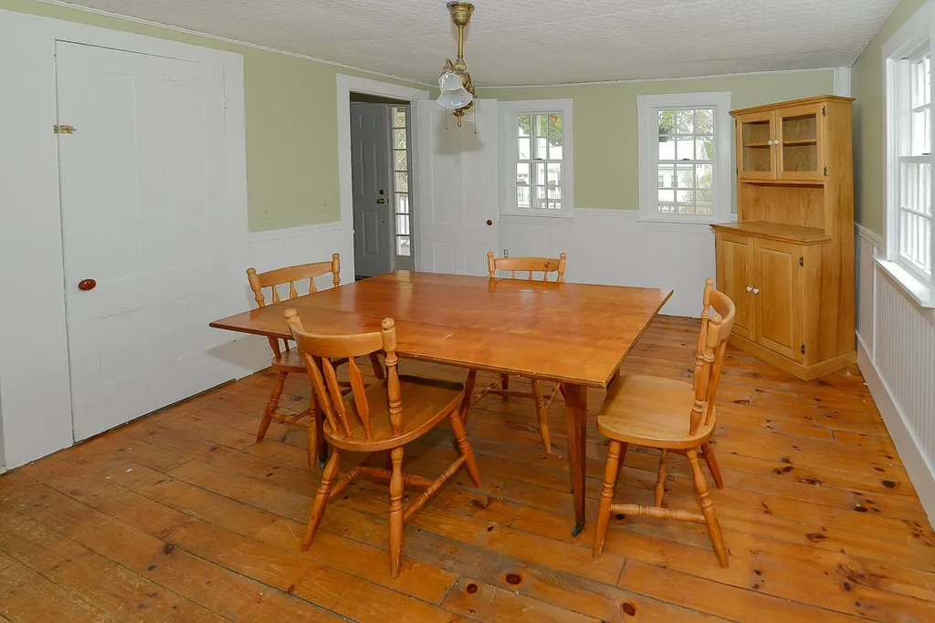 960 Roosevelt Trail Naples ME 04055