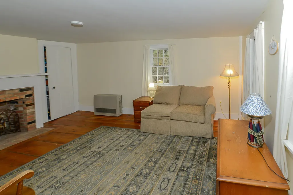 960 Roosevelt Trail Naples ME 04055