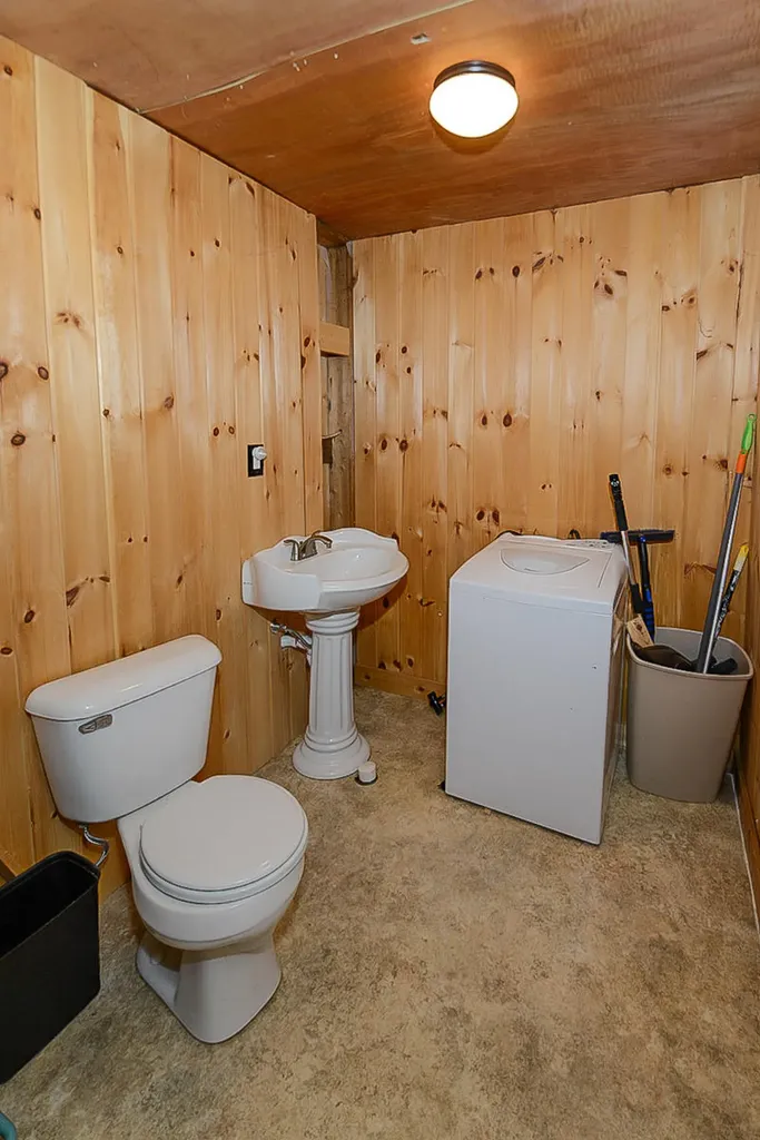 960 Roosevelt Trail Naples ME 04055