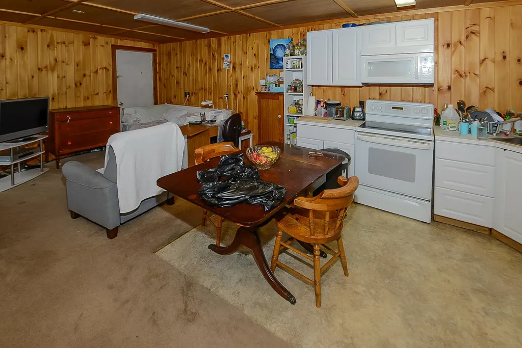 960 Roosevelt Trail Naples ME 04055