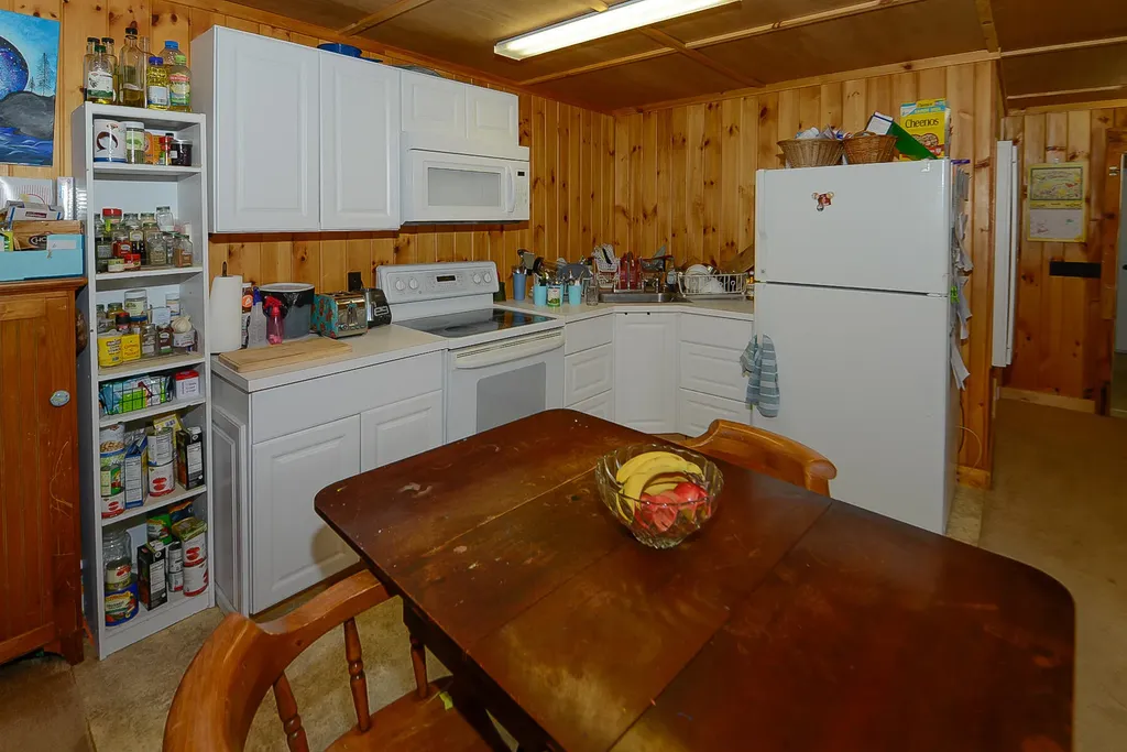 960 Roosevelt Trail Naples ME 04055