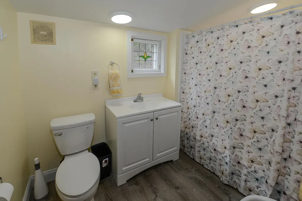 960 Roosevelt Trail Naples ME 04055