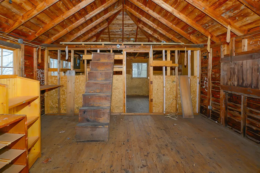 960 Roosevelt Trail Naples ME 04055
