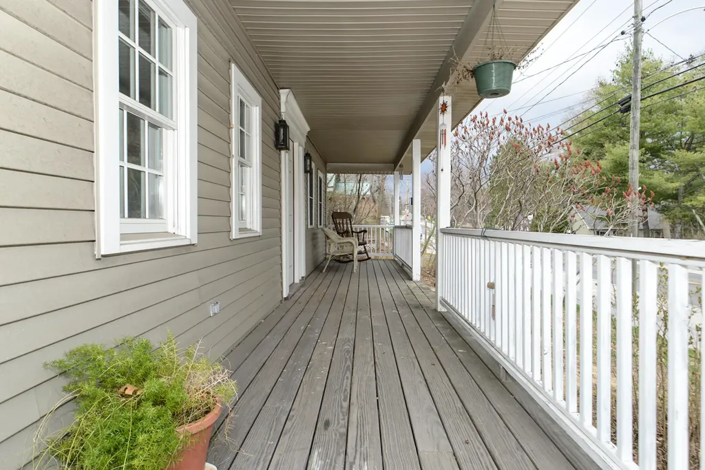 960 Roosevelt Trail Naples ME 04055
