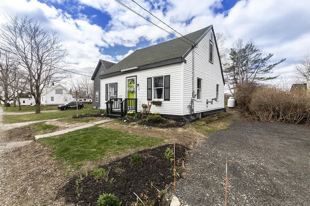 66 Beechwood Street Thomaston ME 04861