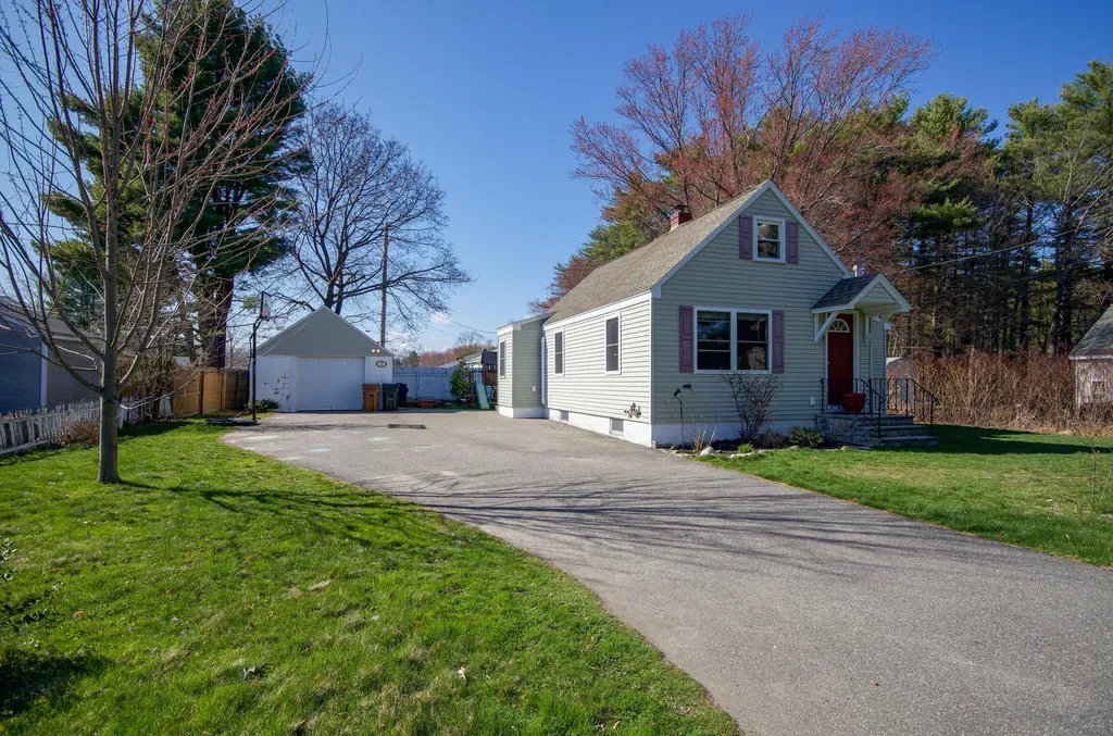 59 Lafayette Street Saco ME 04072