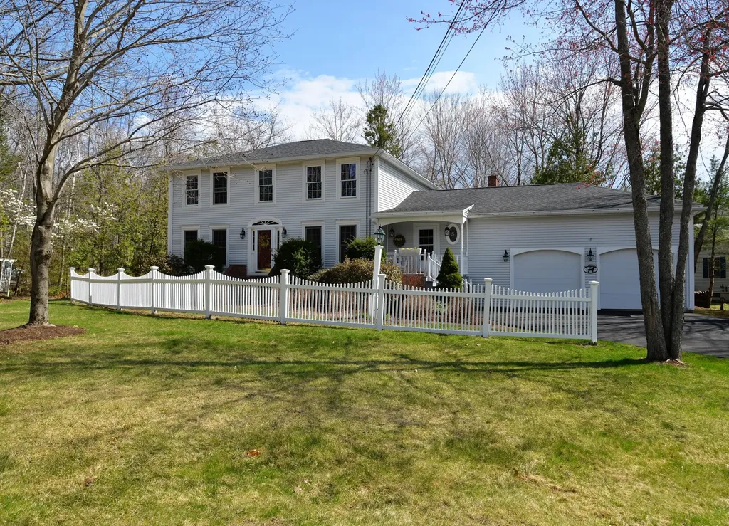 30 Silver Ridge Veazie ME 04401
