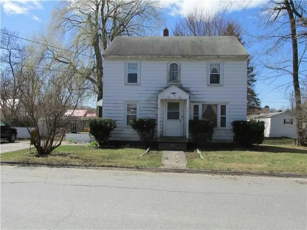 8 Greeley Street Oakland ME 04963