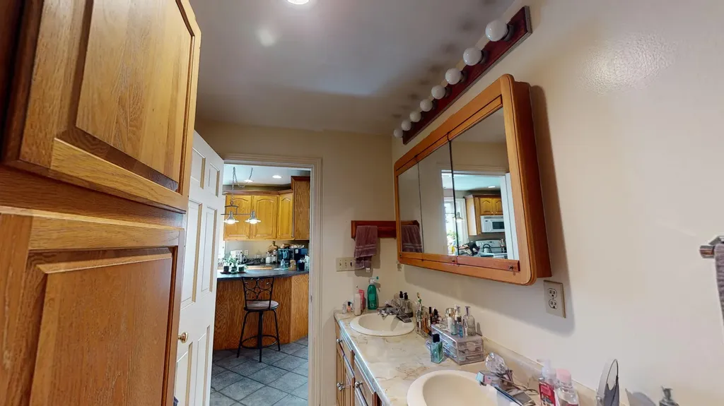 107 Lake Street Auburn ME 04210