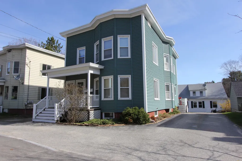 107 Lake Street Auburn ME 04210