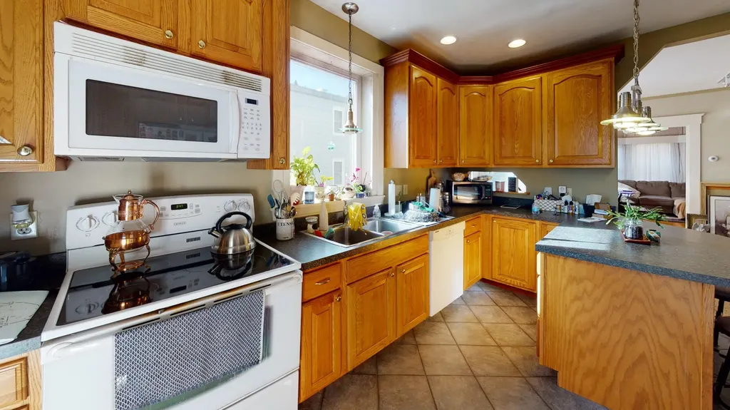 107 Lake Street Auburn ME 04210