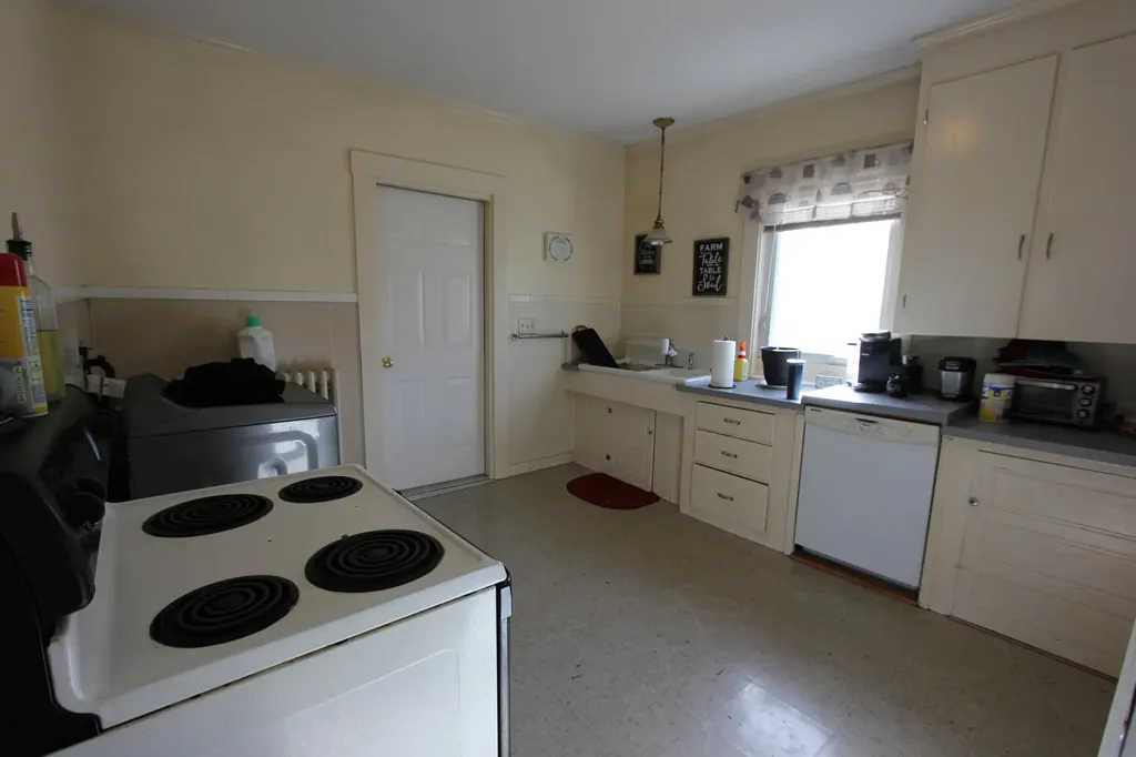 107 Lake Street Auburn ME 04210