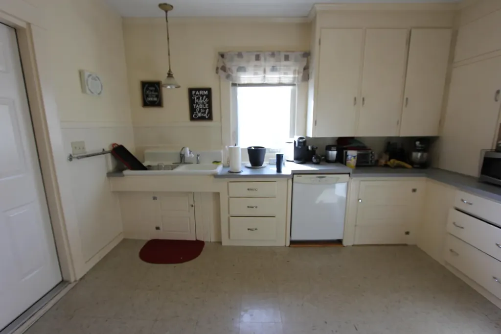 107 Lake Street Auburn ME 04210