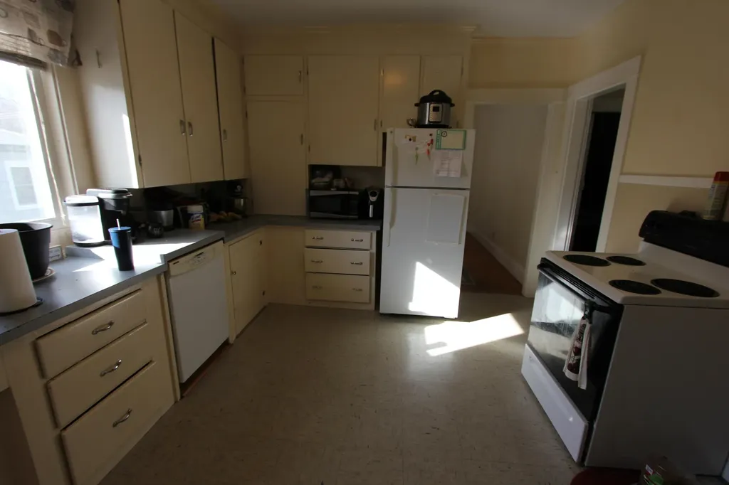 107 Lake Street Auburn ME 04210