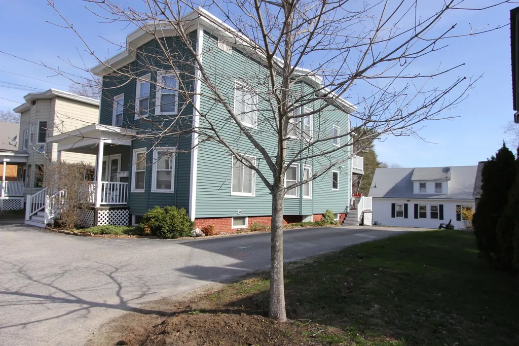 107 Lake Street Auburn ME 04210