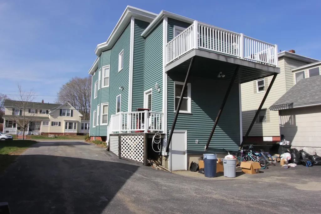107 Lake Street Auburn ME 04210