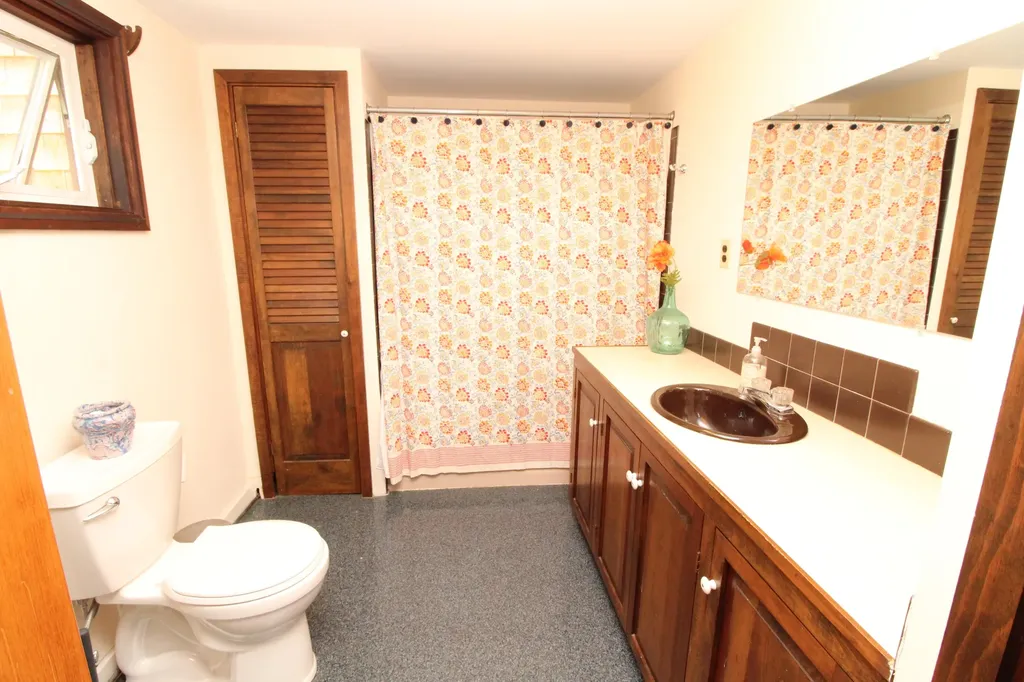 507 Monroe Road Winterport ME 04496