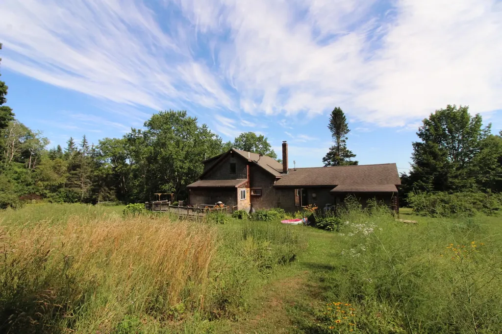507 Monroe Road Winterport ME 04496