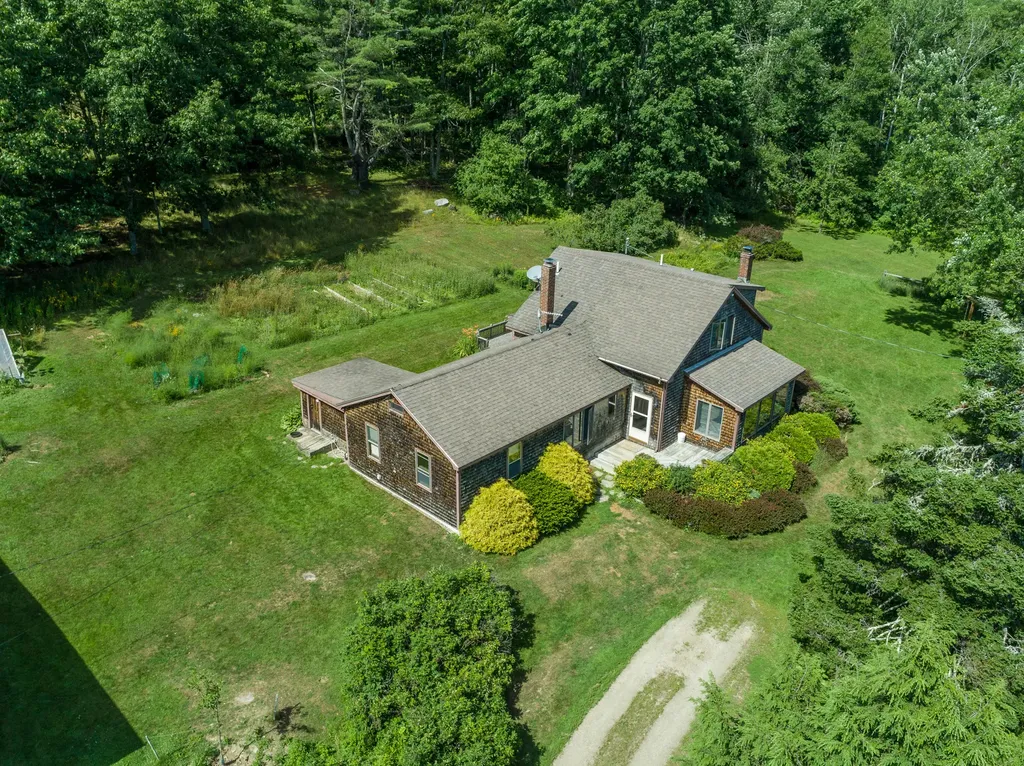 507 Monroe Road Winterport ME 04496