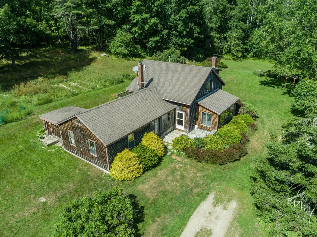 507 Monroe Road Winterport ME 04496