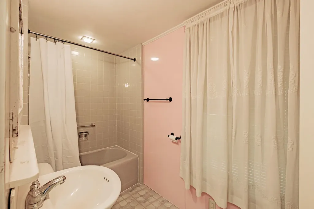 162 Waldoboro Road Friendship ME 04547