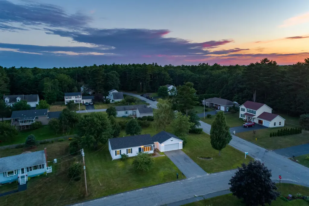 11 Poplar Drive Brunswick ME 04011
