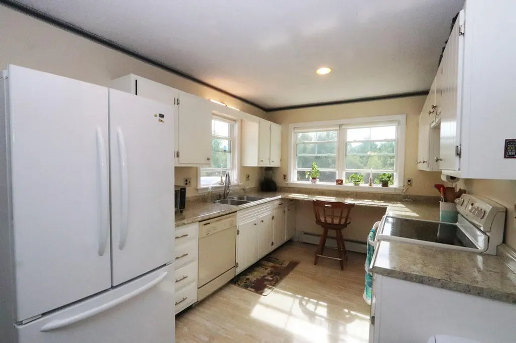 738 Levenseller Road Holden ME 04429