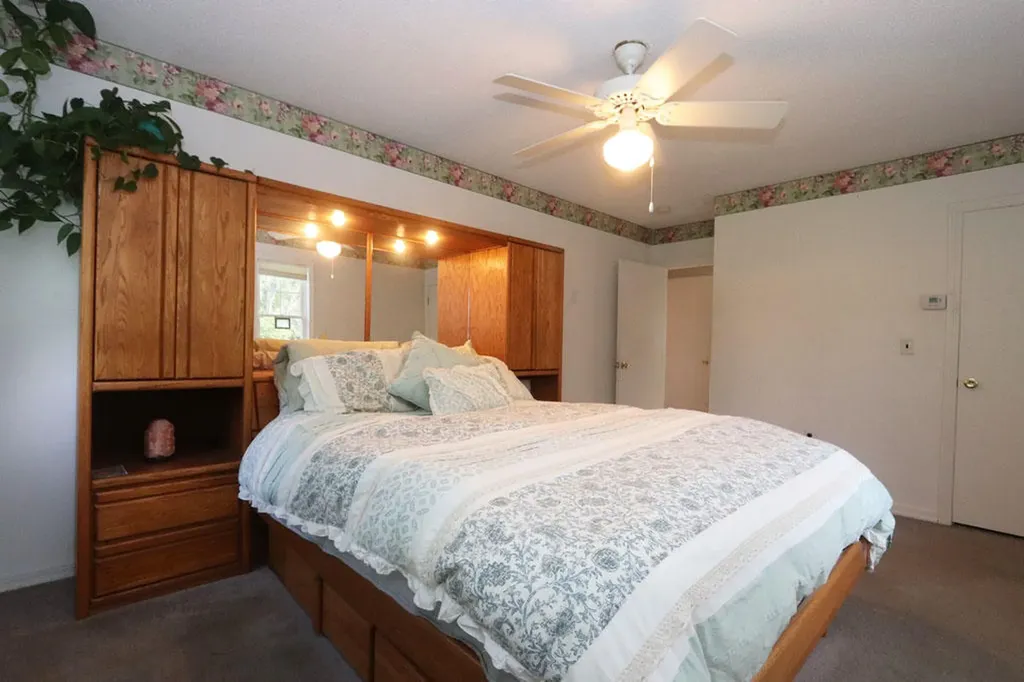 738 Levenseller Road Holden ME 04429